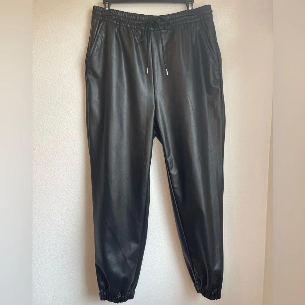 H&M‎ Black Faux Leather Women’s Jogger Baggy style Pants size 10